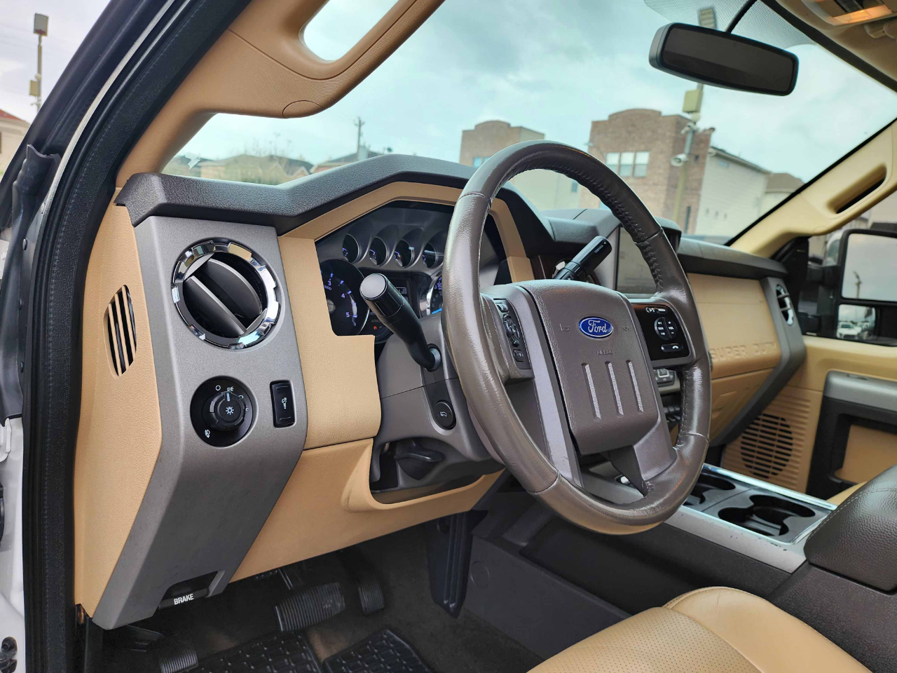 2013 Ford F-250 Lariat photo 3