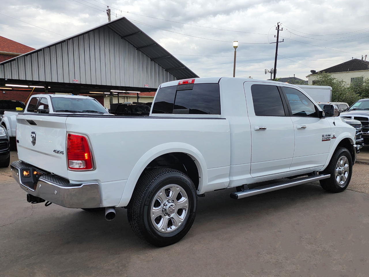 RAM 2500 Laramie Mega Cab 4WD 2016