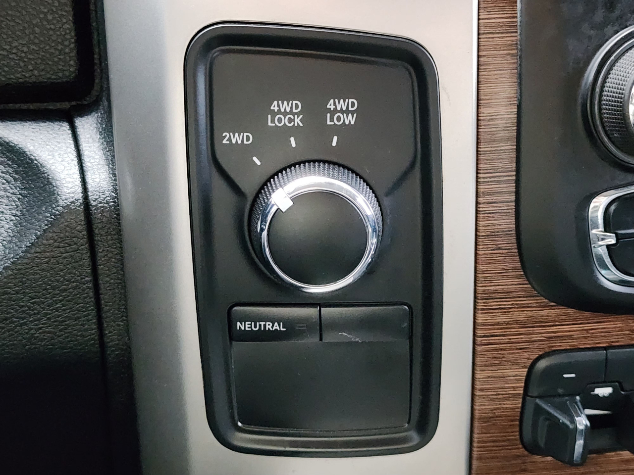 RAM 2500 Laramie Mega Cab 4WD 2016