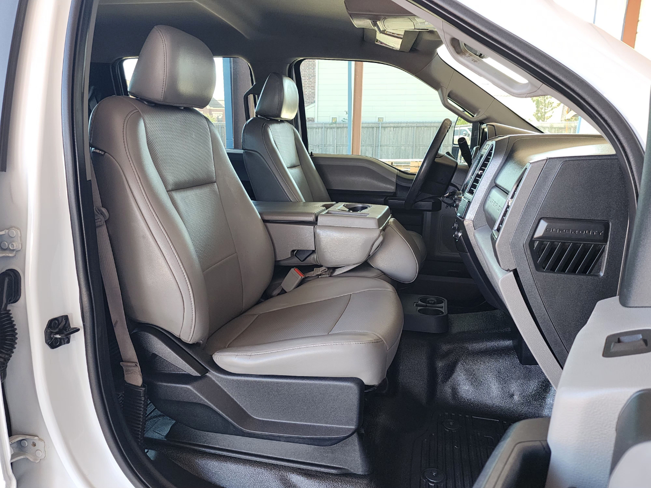 Ford Super Duty F-350 SRW  2017