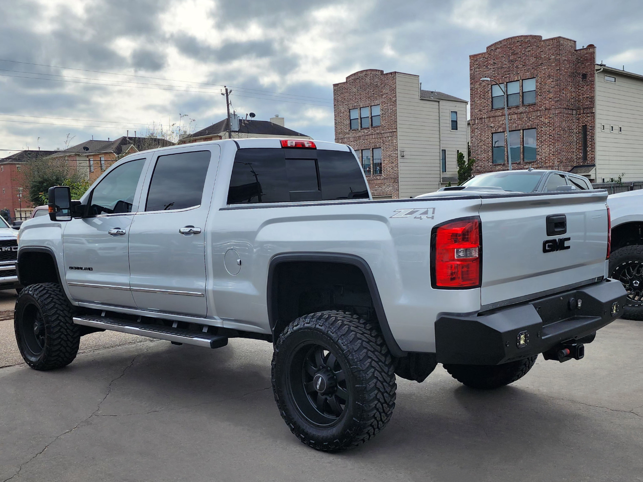 GMC Sierra 2500HD Denali Crew Cab 4WD 2015