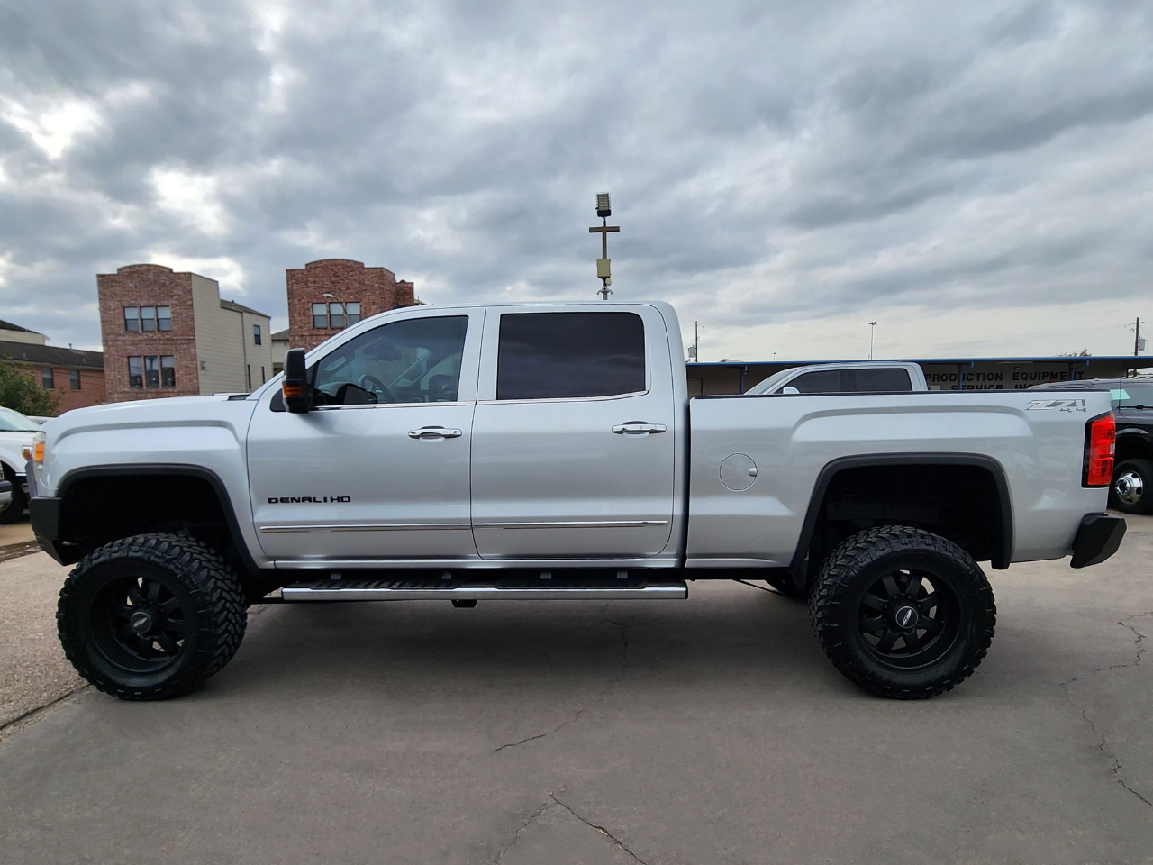 GMC Sierra 2500HD Denali Crew Cab 4WD 2015