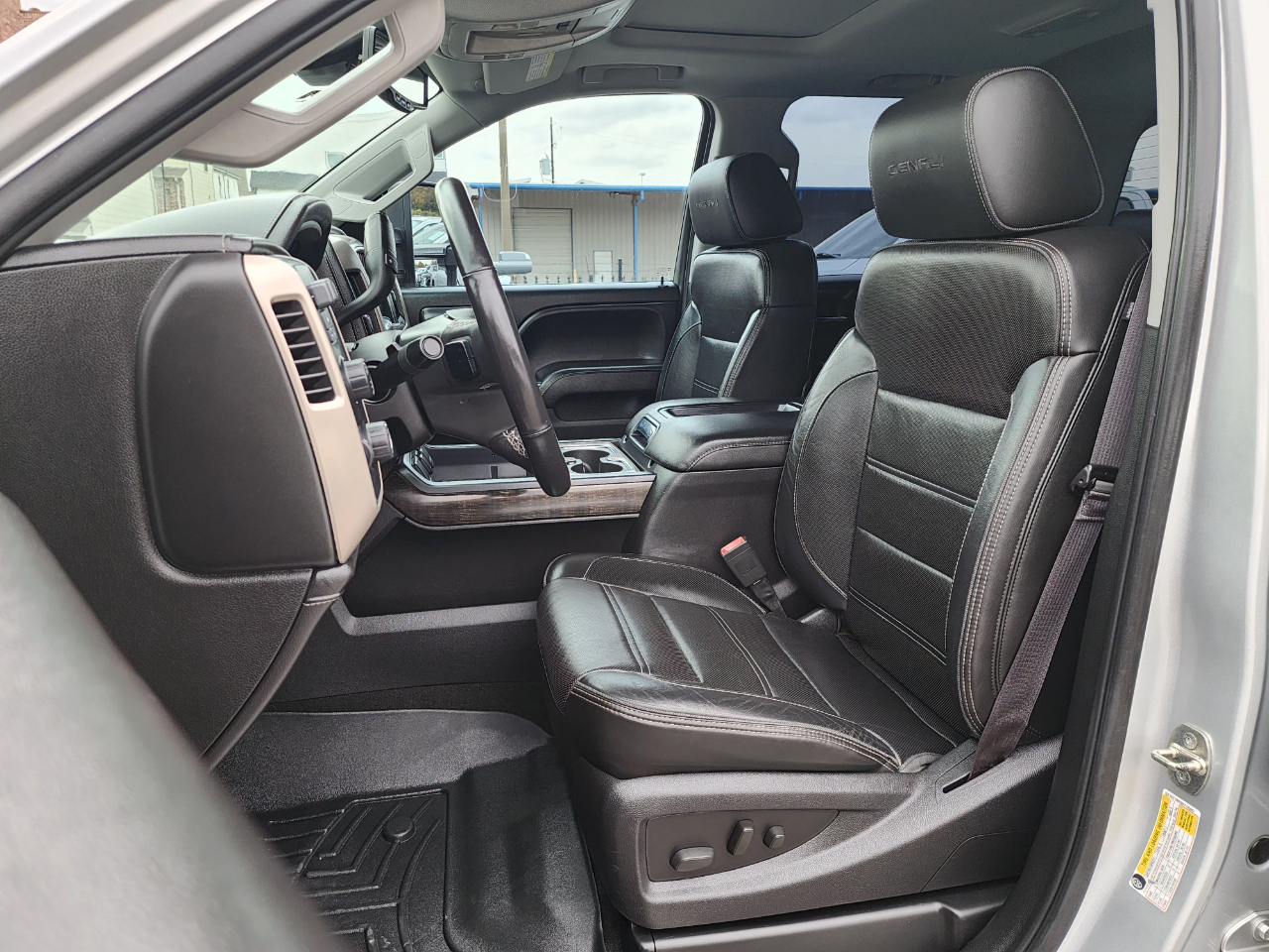 GMC Sierra 2500HD Denali Crew Cab 4WD 2015