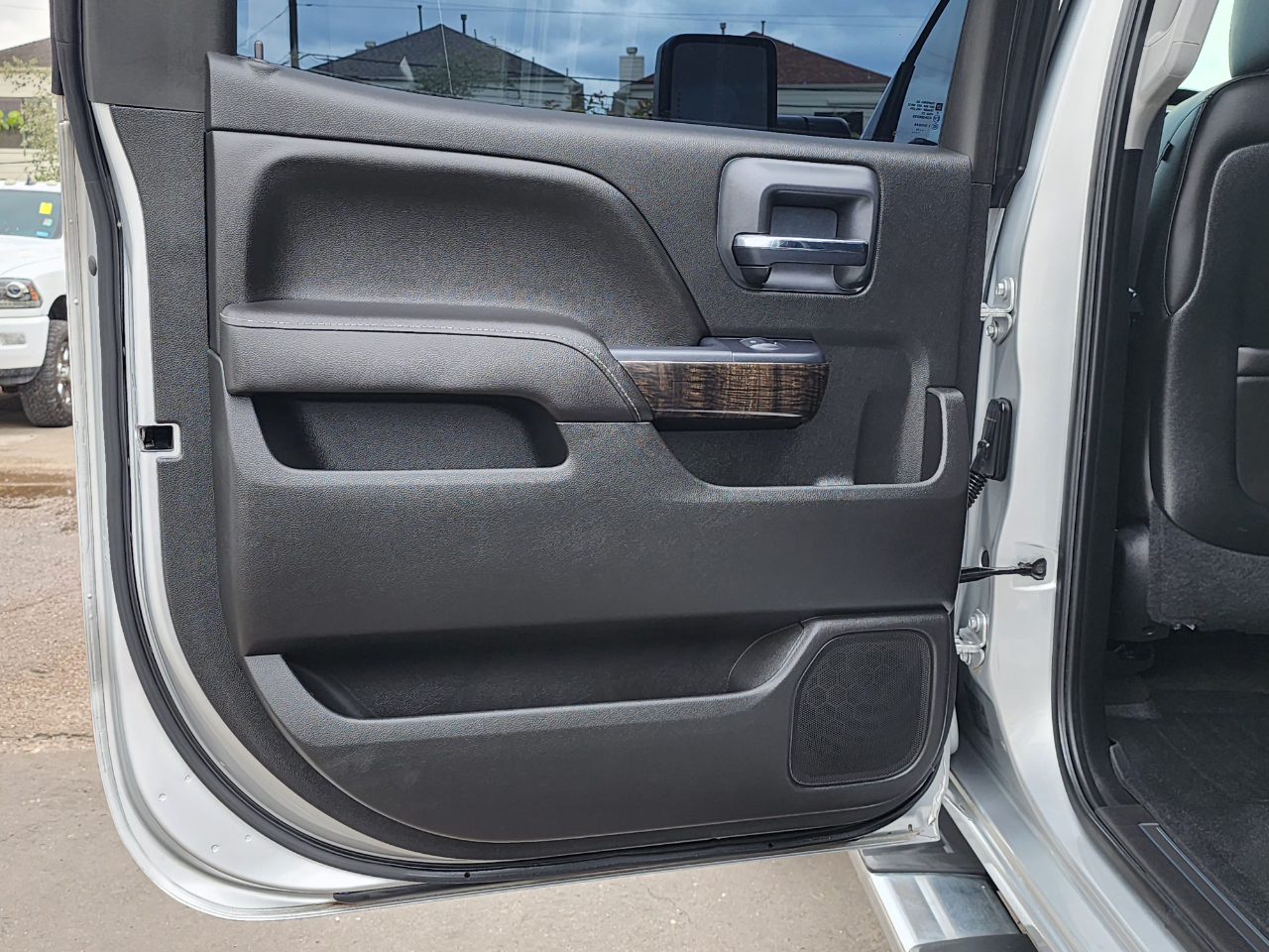 GMC Sierra 2500HD Denali Crew Cab 4WD 2015