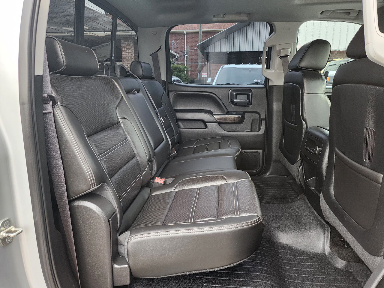 GMC Sierra 2500HD Denali Crew Cab 4WD 2015