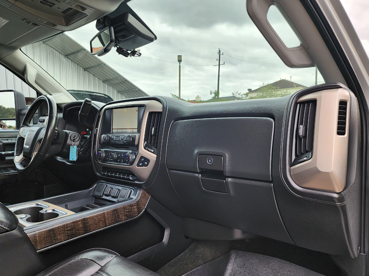 GMC Sierra 2500HD Denali Crew Cab 4WD 2015