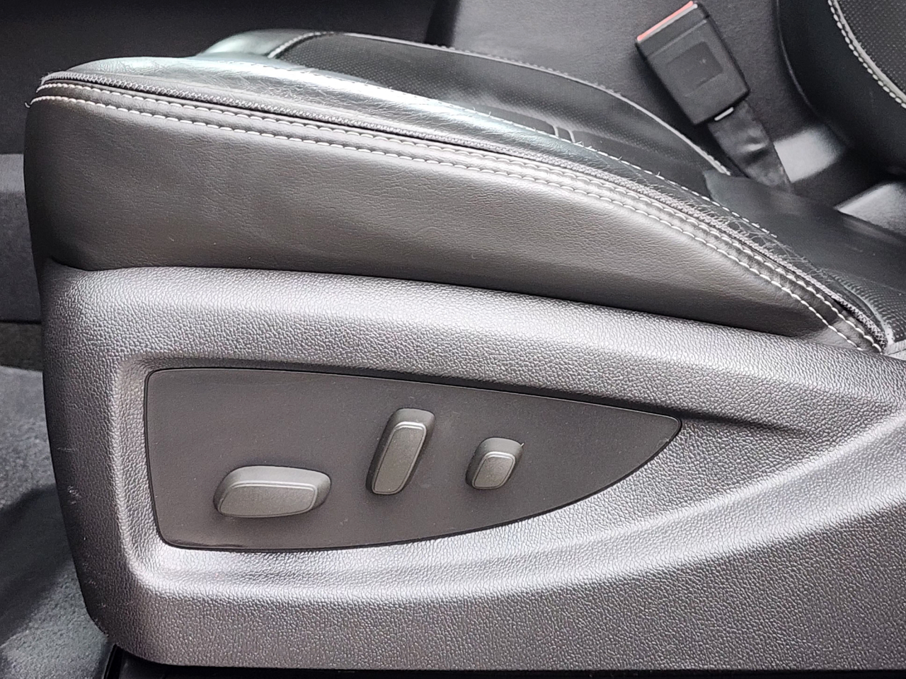 GMC Sierra 2500HD Denali Crew Cab 4WD 2015