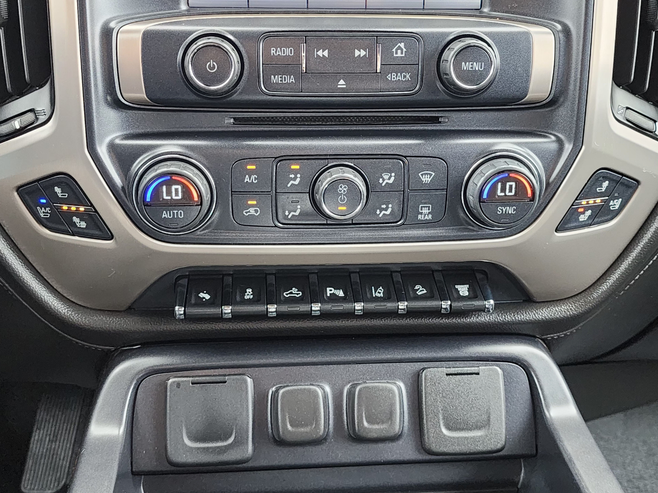 GMC Sierra 2500HD Denali Crew Cab 4WD 2015