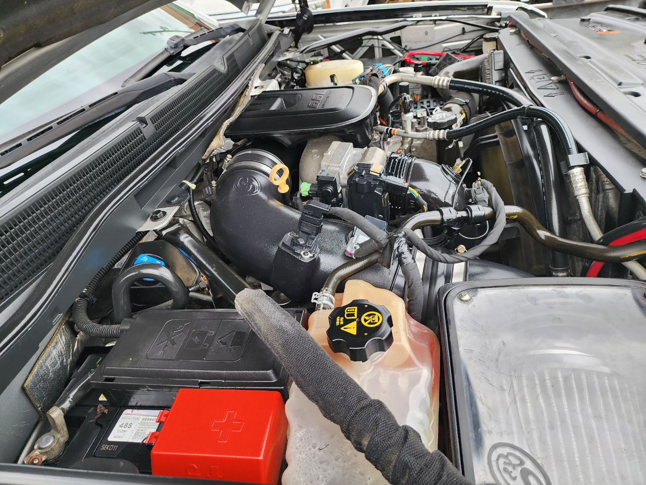 GMC Sierra 2500HD Denali Crew Cab 4WD 2015