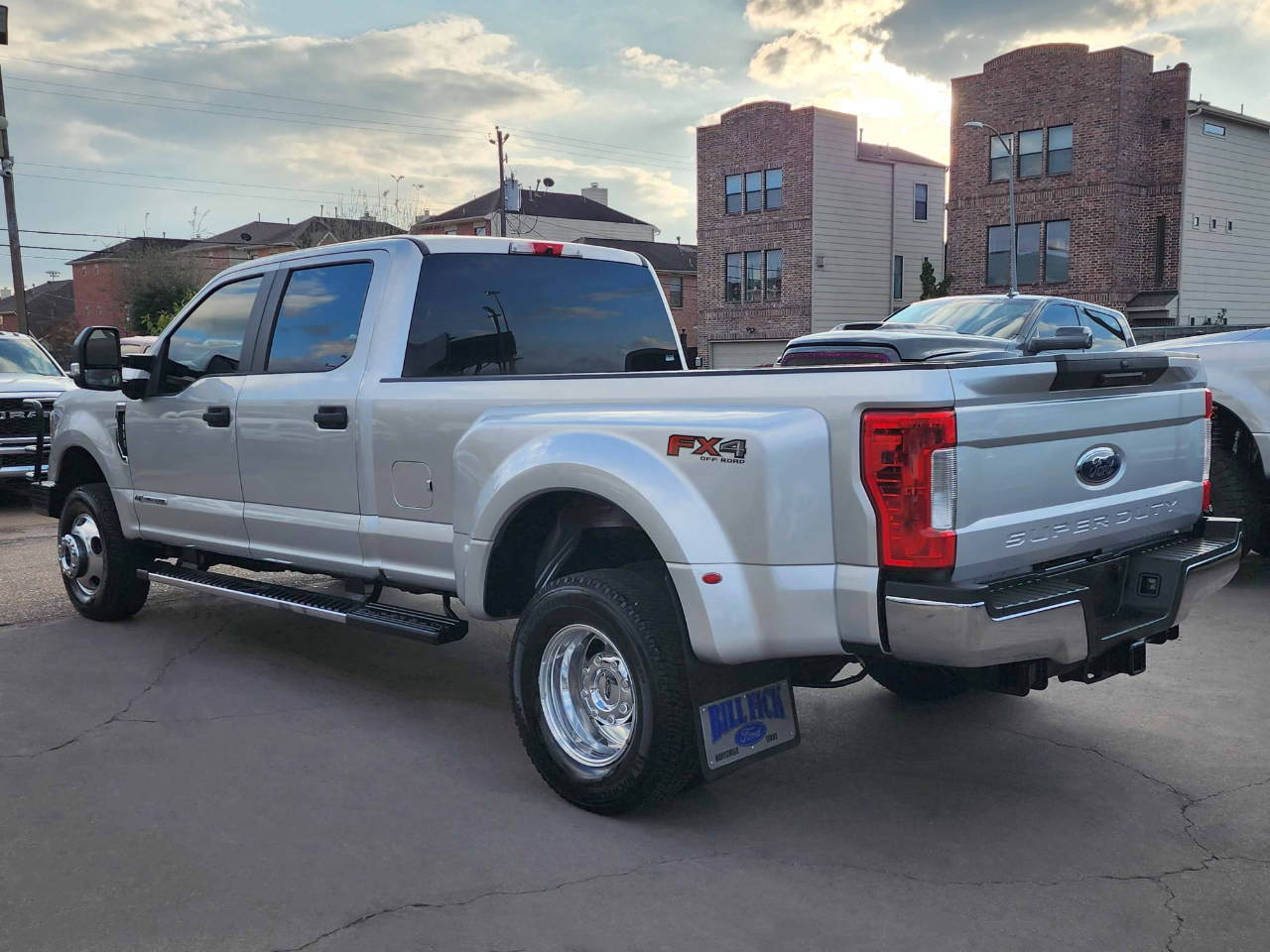 Ford Super Duty F-350 DRW  2017