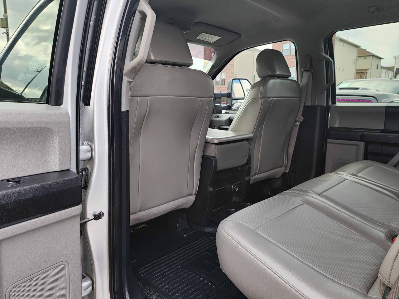 Ford Super Duty F-350 DRW  2017