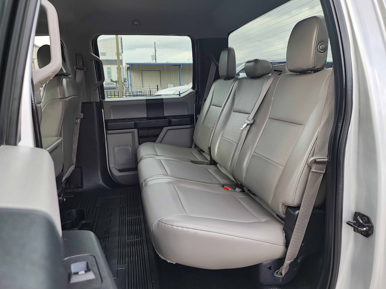 Ford Super Duty F-350 DRW  2017