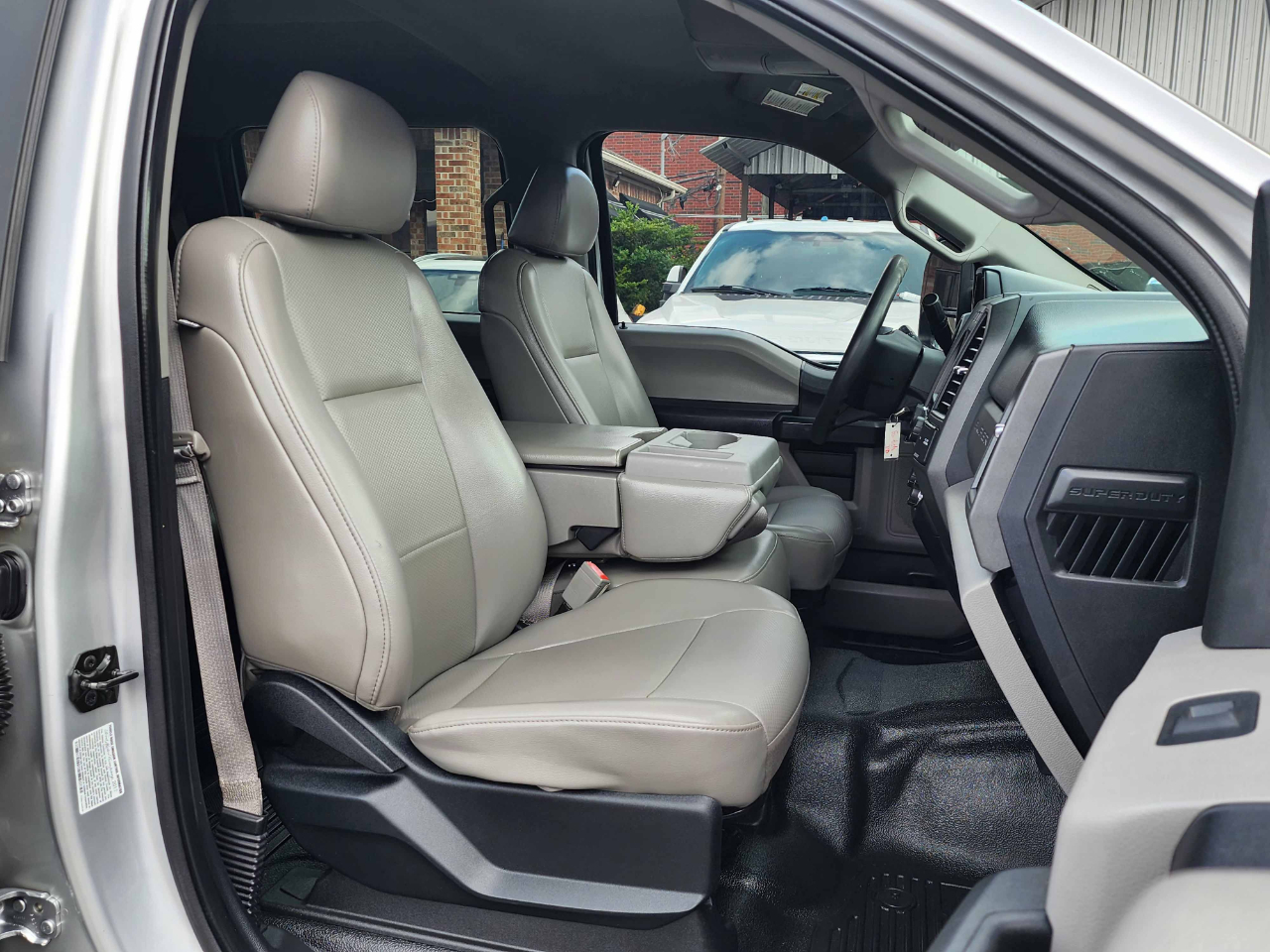 Ford Super Duty F-350 DRW  2017