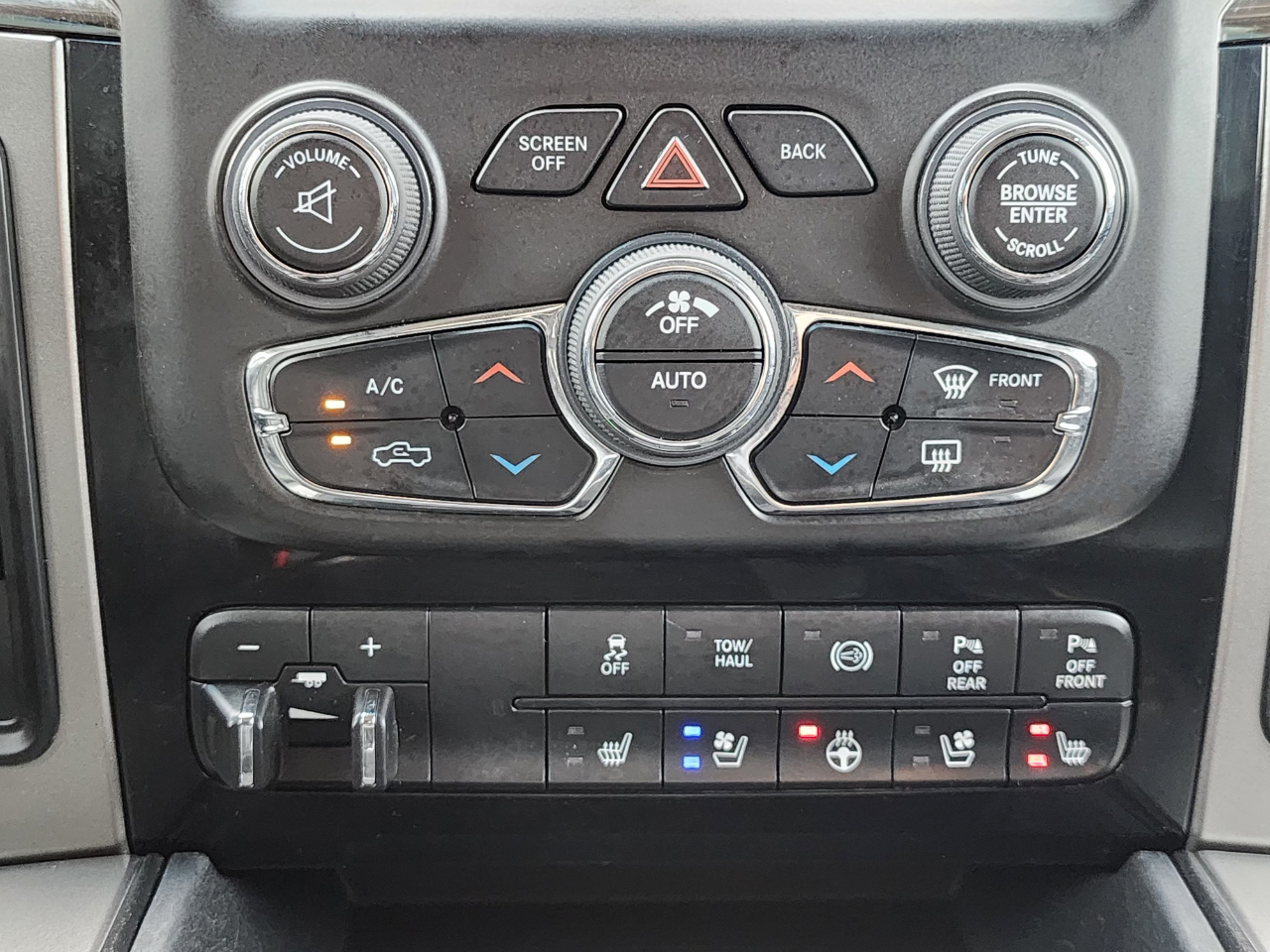 RAM 2500 Laramie Mega Cab 4WD 2018