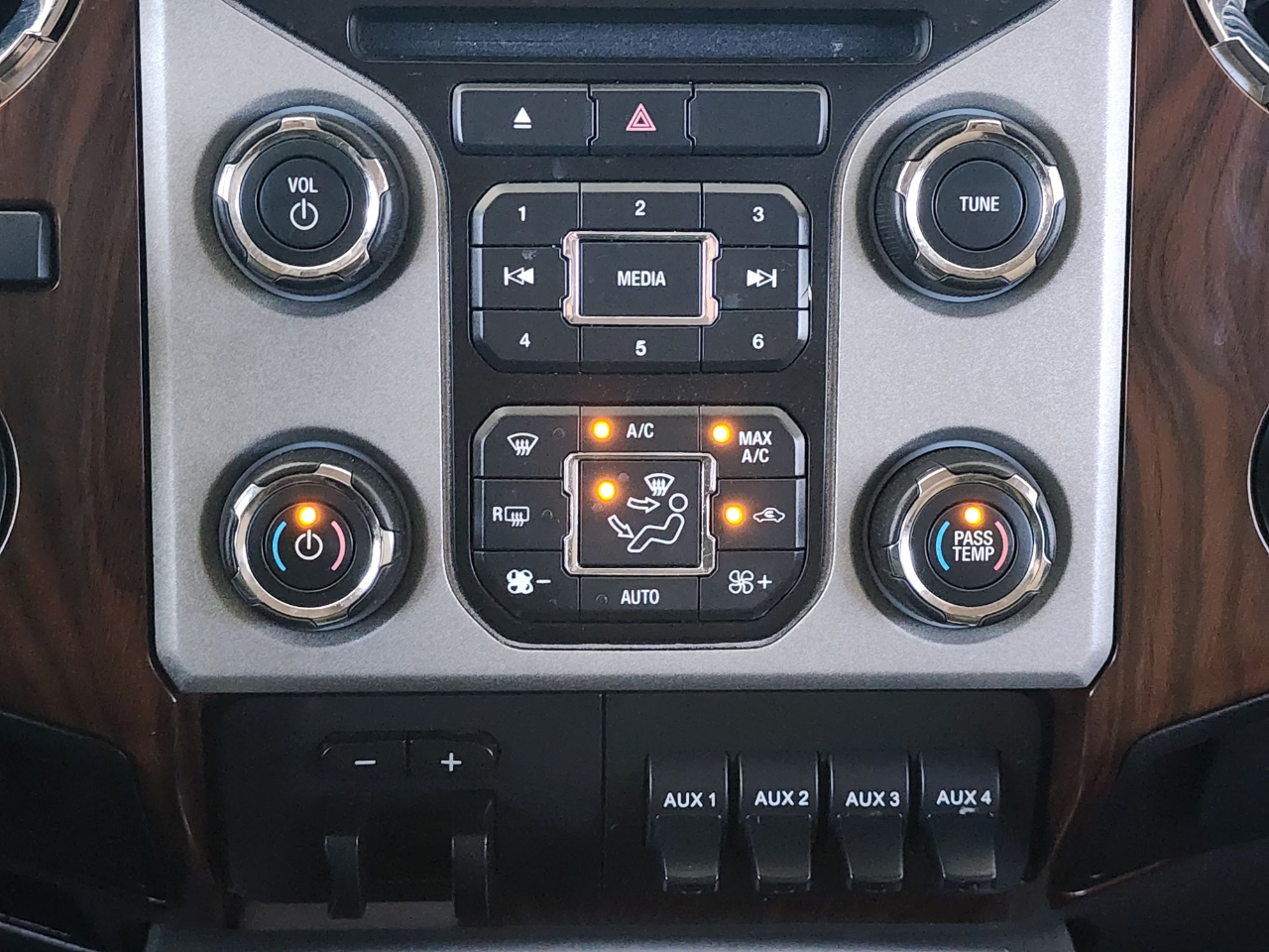 Ford Super Duty F-250 SRW  2013