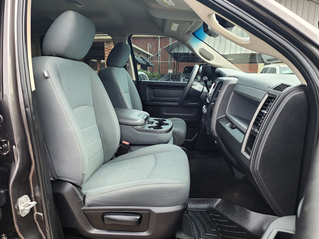 RAM 2500 Tradesman Crew Cab 4WD 2017