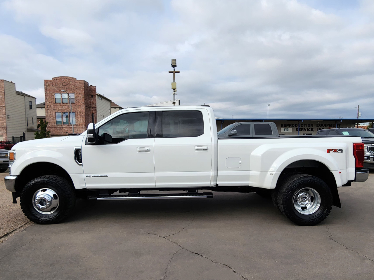 Ford Super Duty F-350 DRW  2021