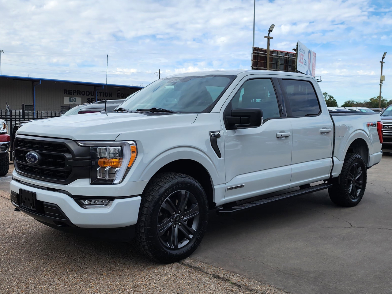 Ford F-150 XLT SuperCrew 4WD 2023