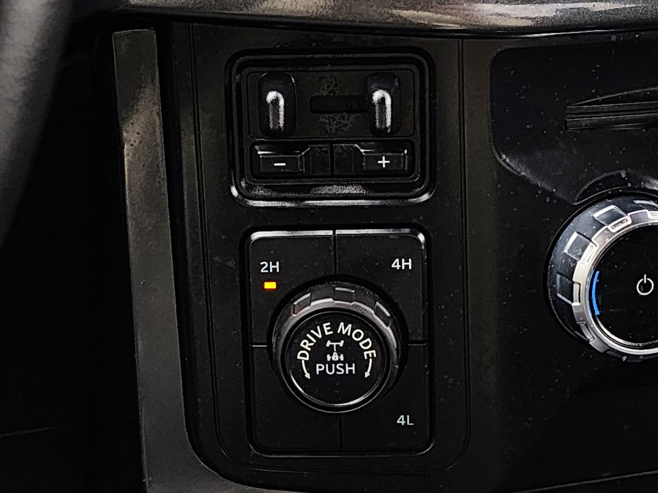 Ford F-150 XLT SuperCrew 4WD 2023