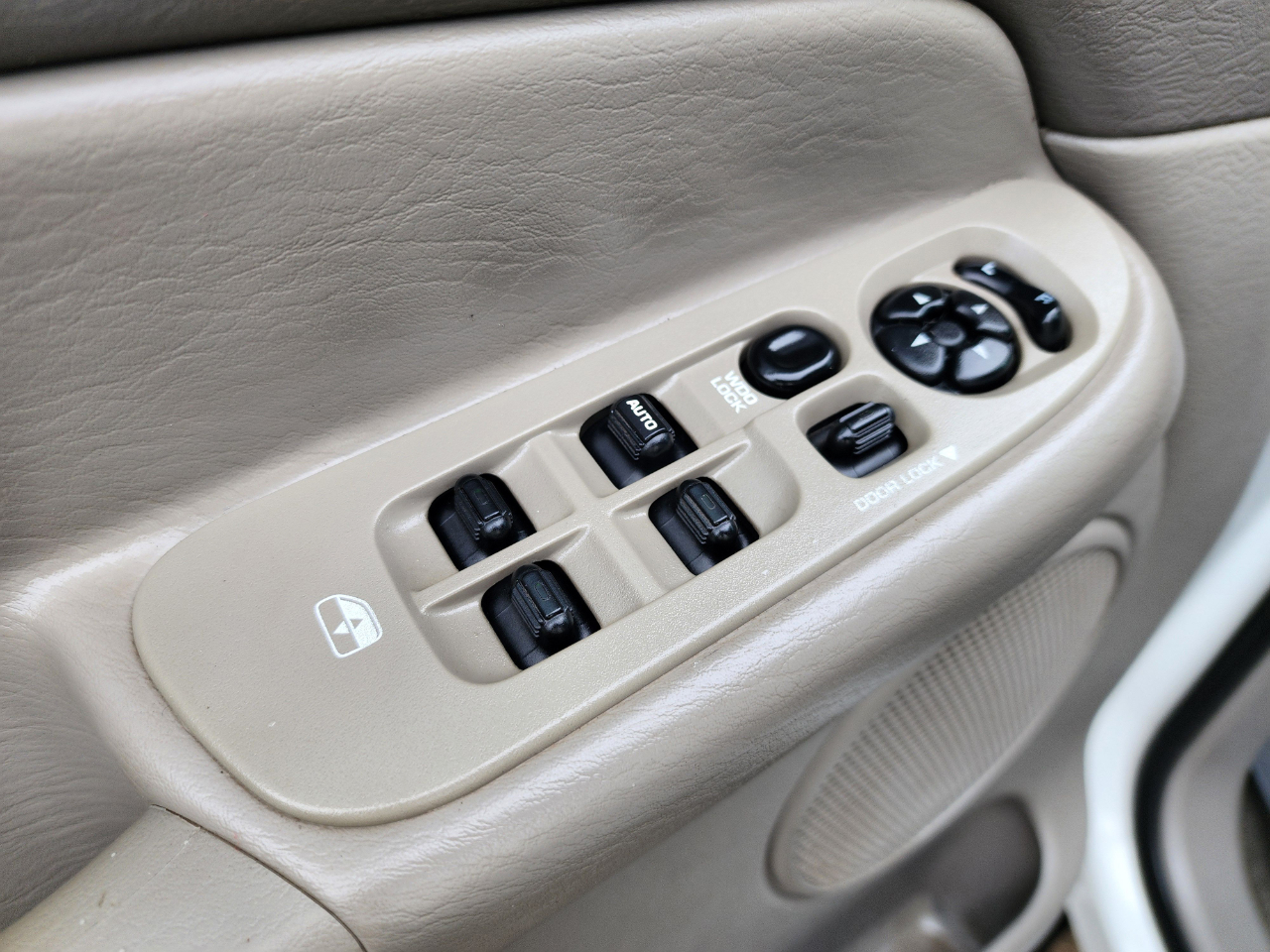 Dodge Ram 2500 SLT Quad Cab 4WD 2005