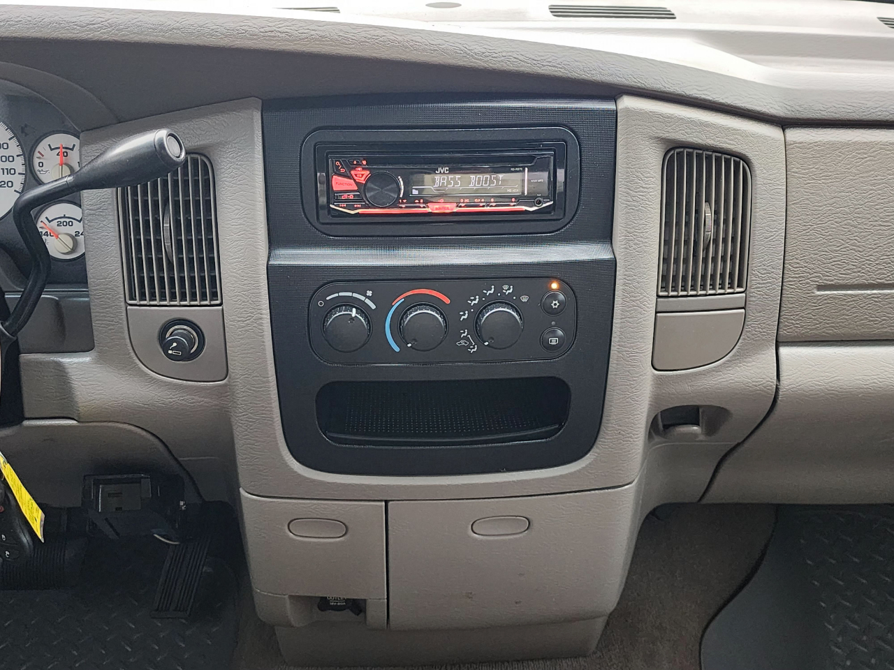 Dodge Ram 2500 SLT Quad Cab 4WD 2005