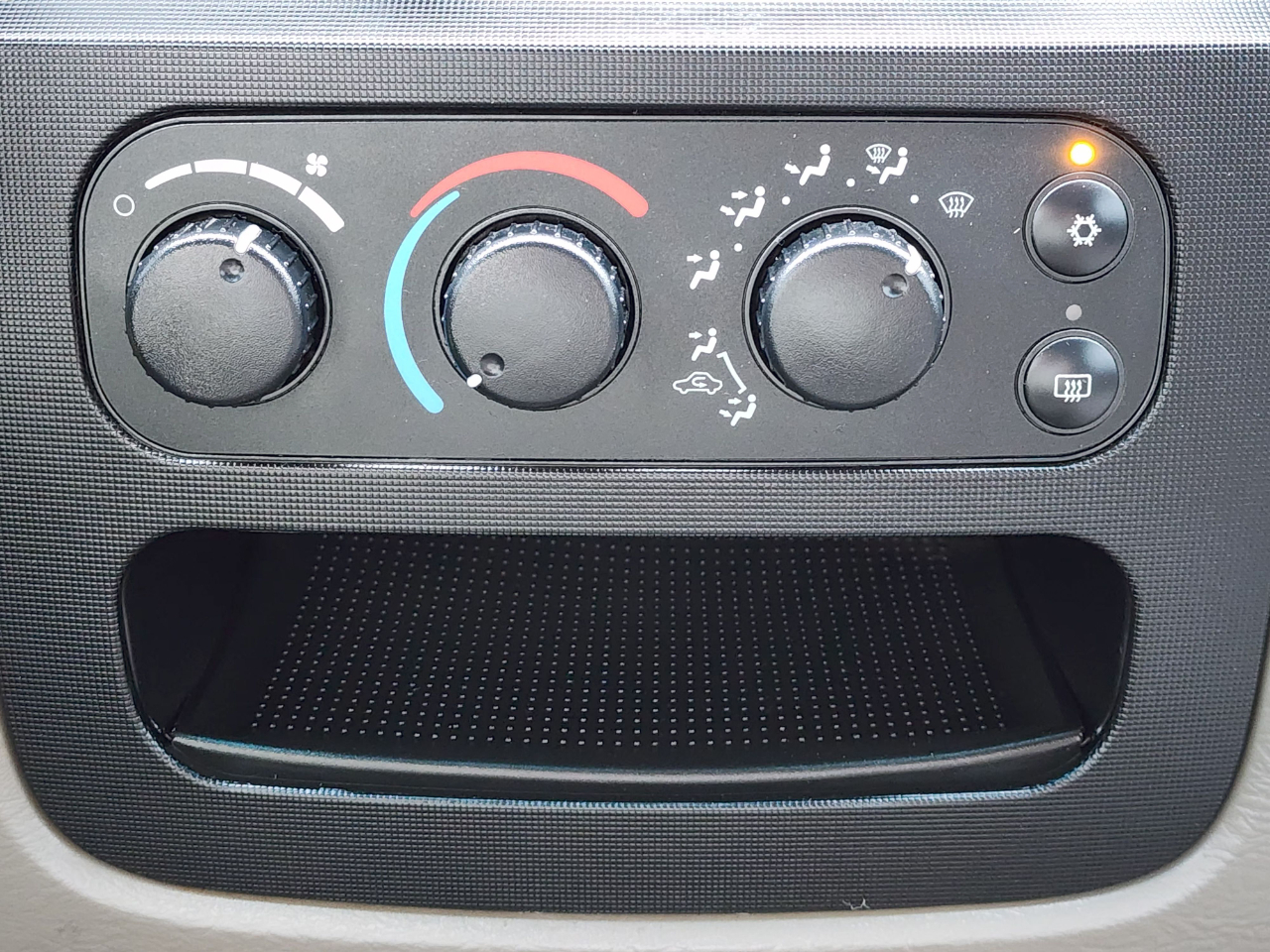 Dodge Ram 2500 SLT Quad Cab 4WD 2005