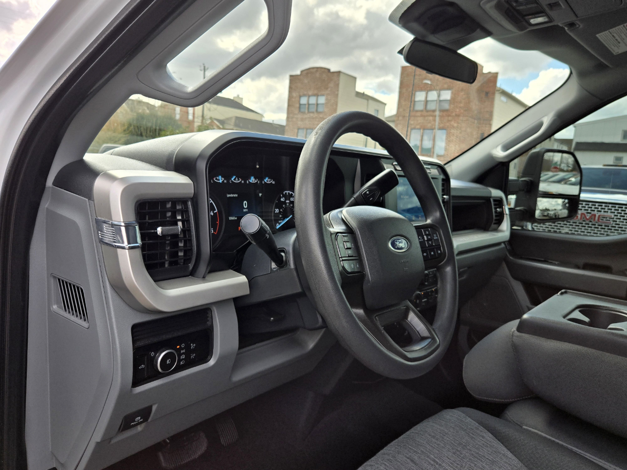 Ford Super Duty F-250 SRW  2023