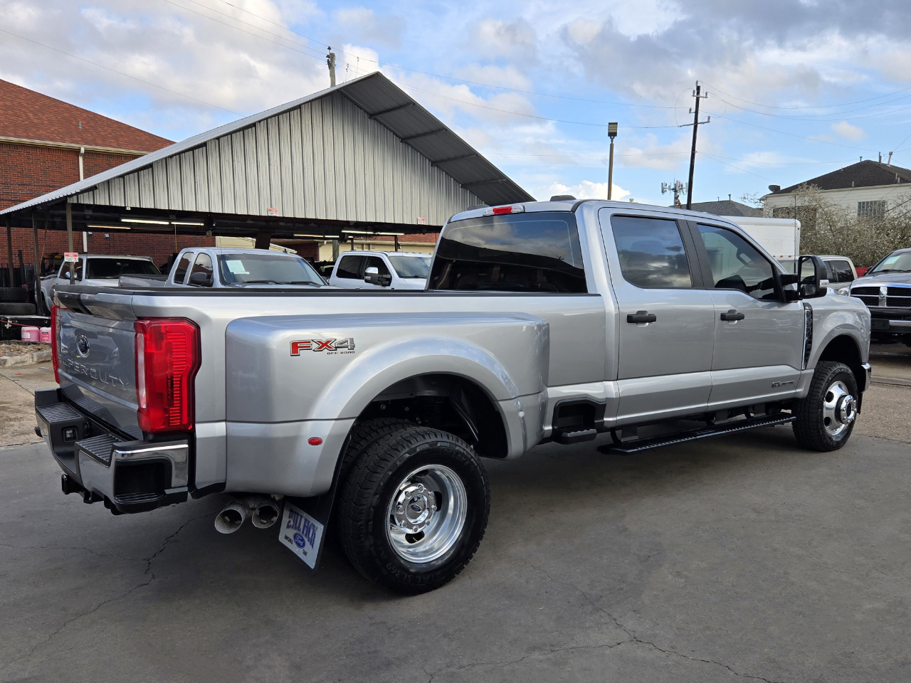 Ford Super Duty F-350 DRW  2024