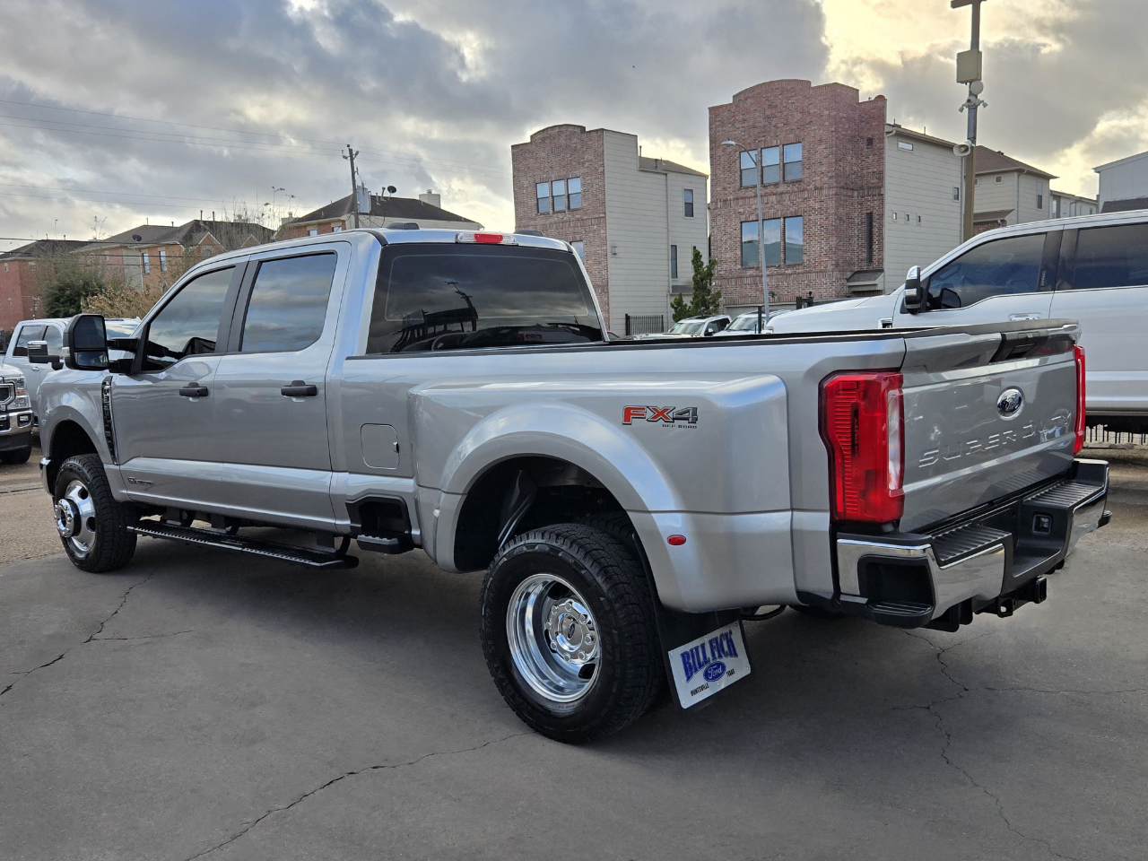 Ford Super Duty F-350 DRW  2024