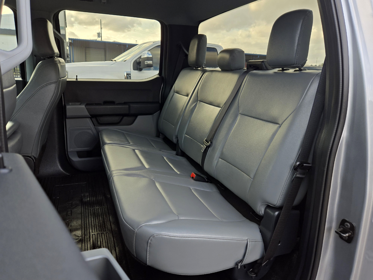 Ford Super Duty F-350 DRW  2024