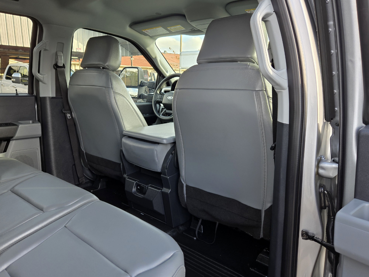 Ford Super Duty F-350 DRW  2024