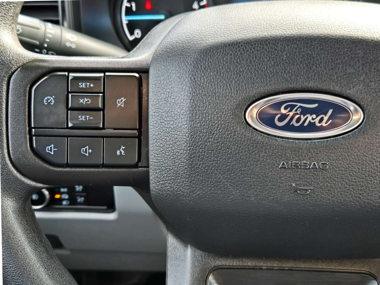 Ford Super Duty F-350 DRW  2024