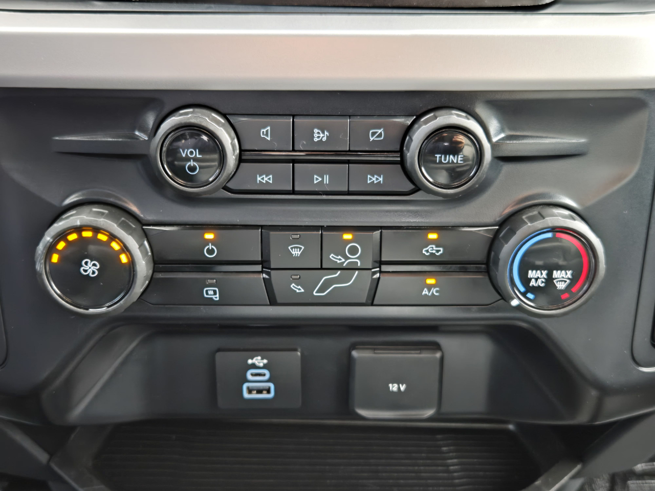 Ford Super Duty F-350 DRW  2024