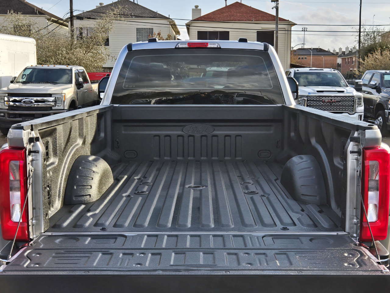 Ford Super Duty F-350 DRW  2024