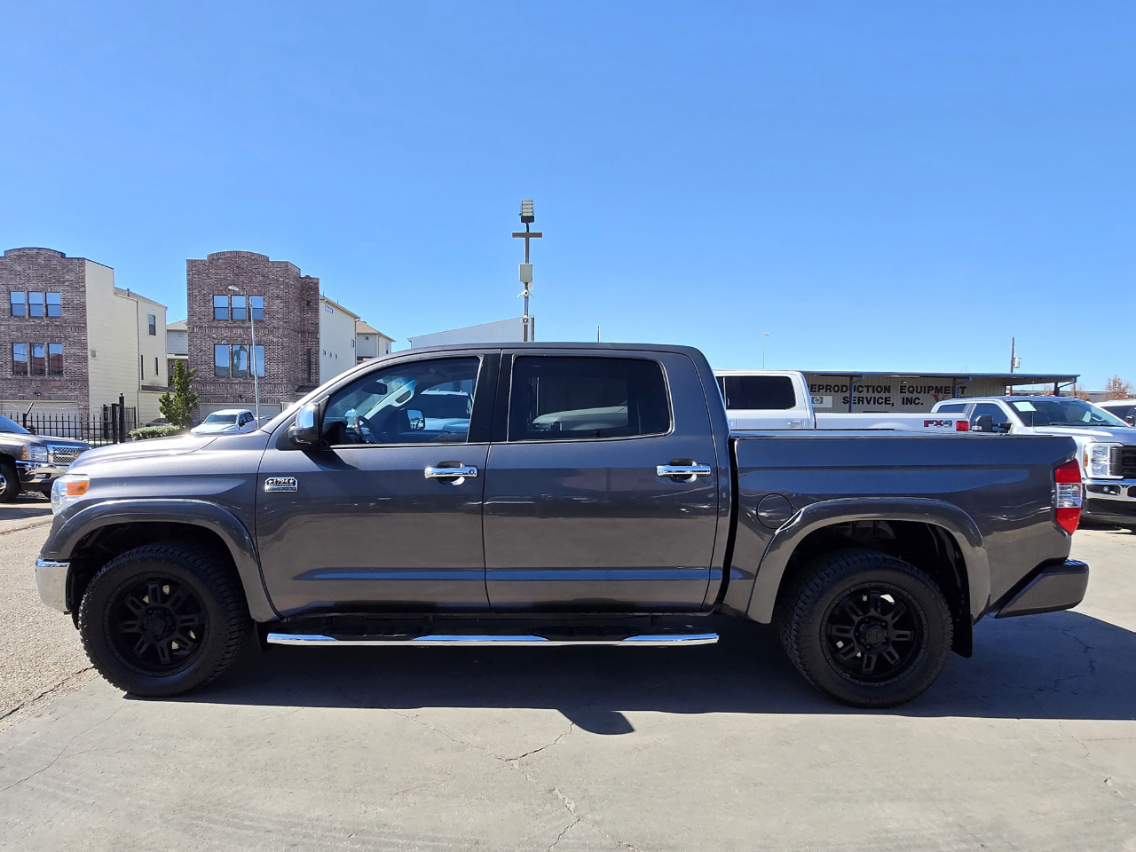 Toyota Tundra  2016