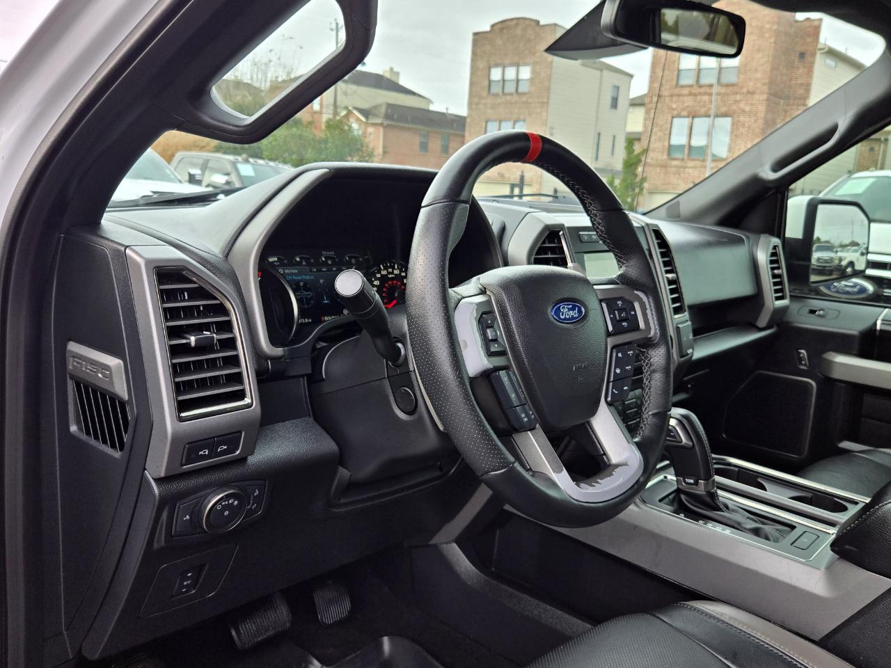 Ford F-150 Raptor SuperCrew 4WD 2018