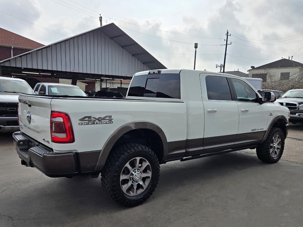 RAM 2500 Laramie Longhorn Mega Cab 4WD 2019