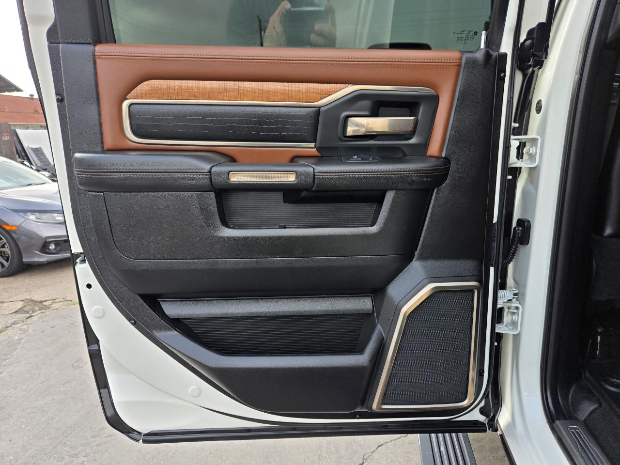 RAM 2500 Laramie Longhorn Mega Cab 4WD 2019