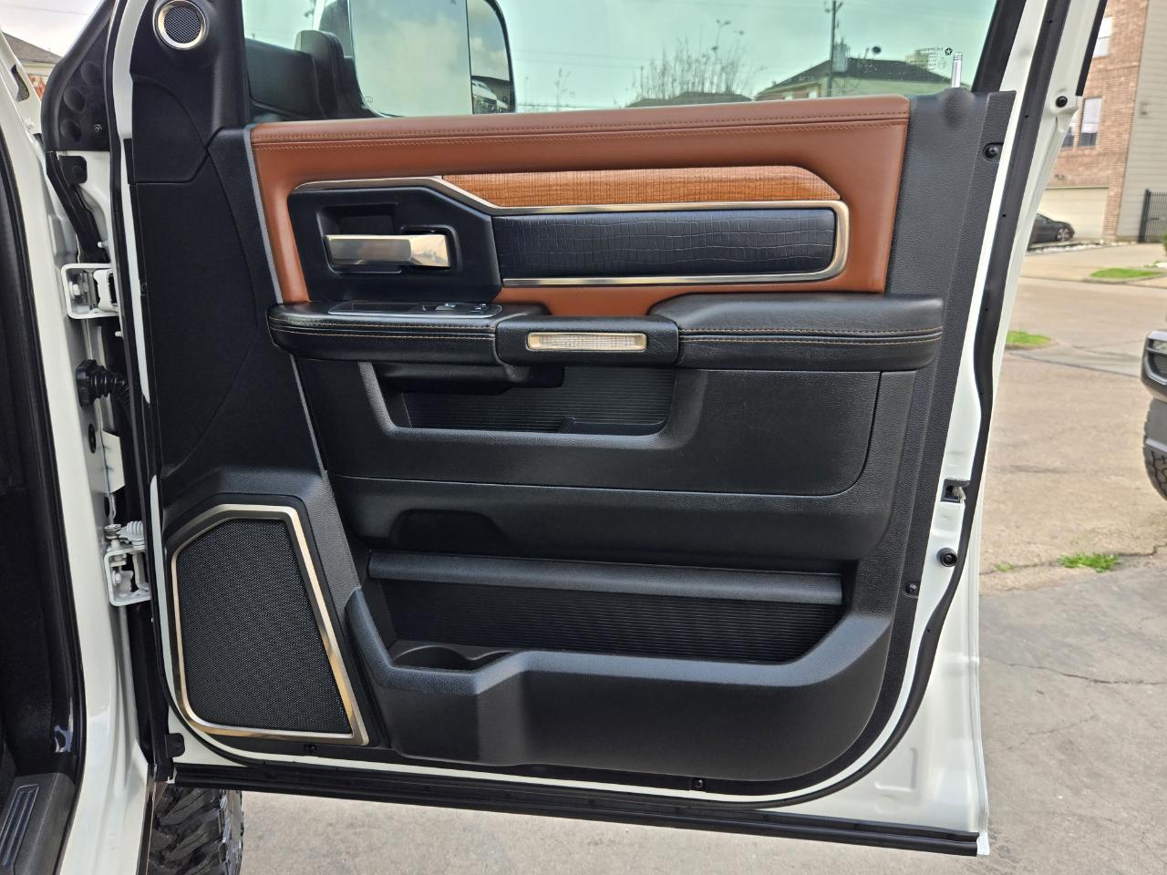 RAM 2500 Laramie Longhorn Mega Cab 4WD 2019