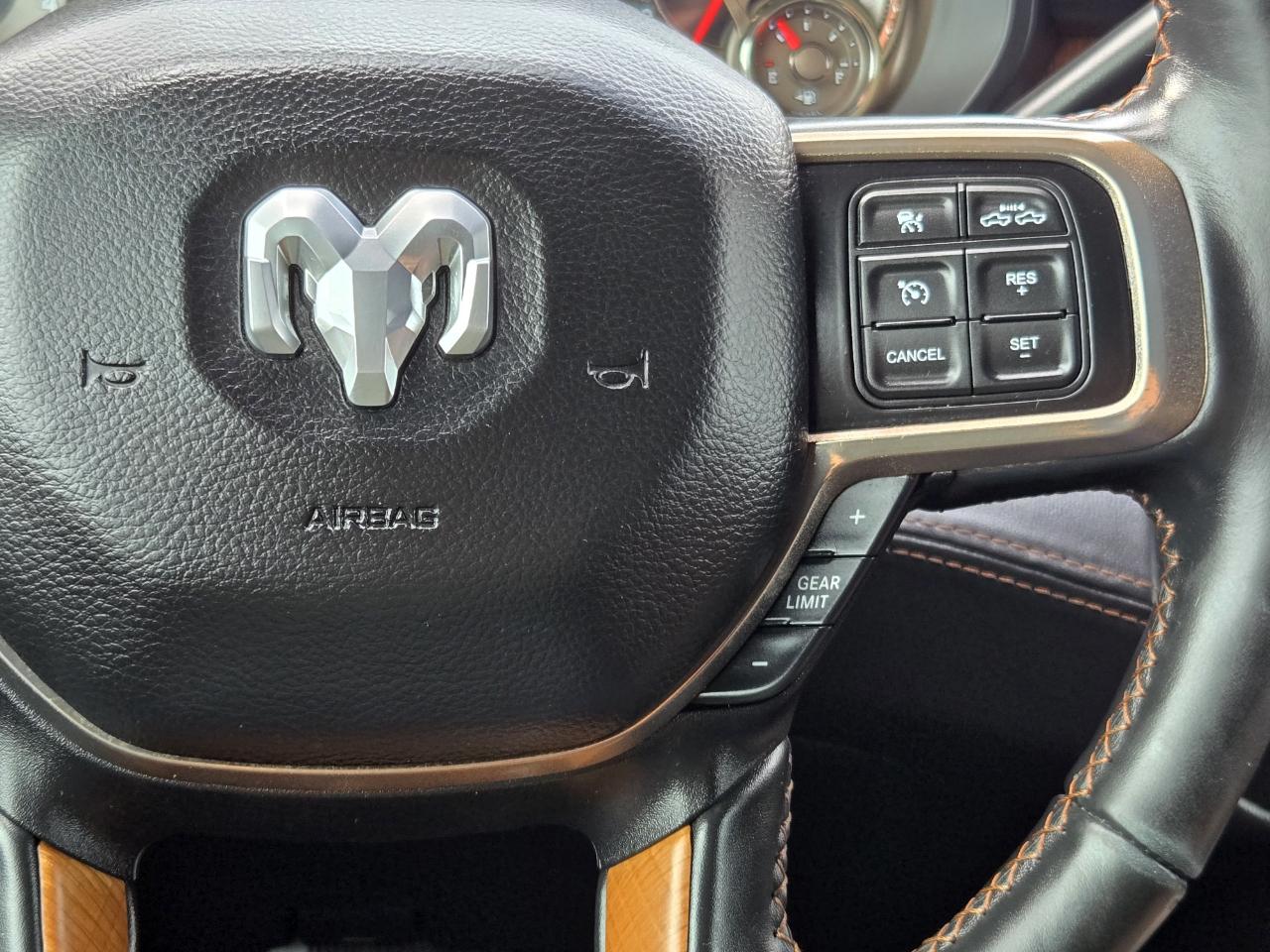 RAM 2500 Laramie Longhorn Mega Cab 4WD 2019