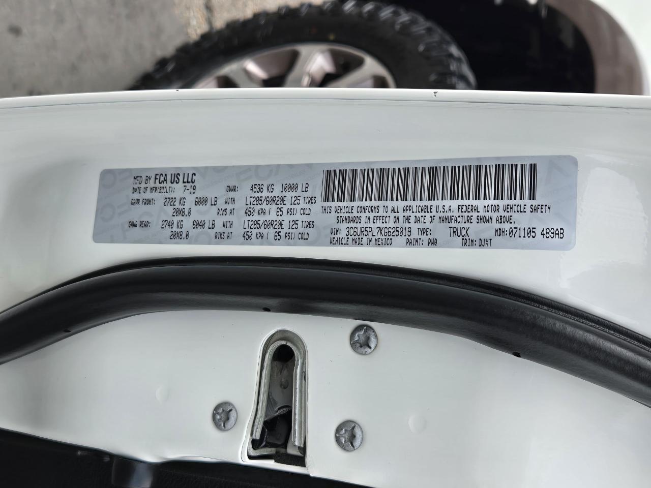 RAM 2500 Laramie Longhorn Mega Cab 4WD 2019