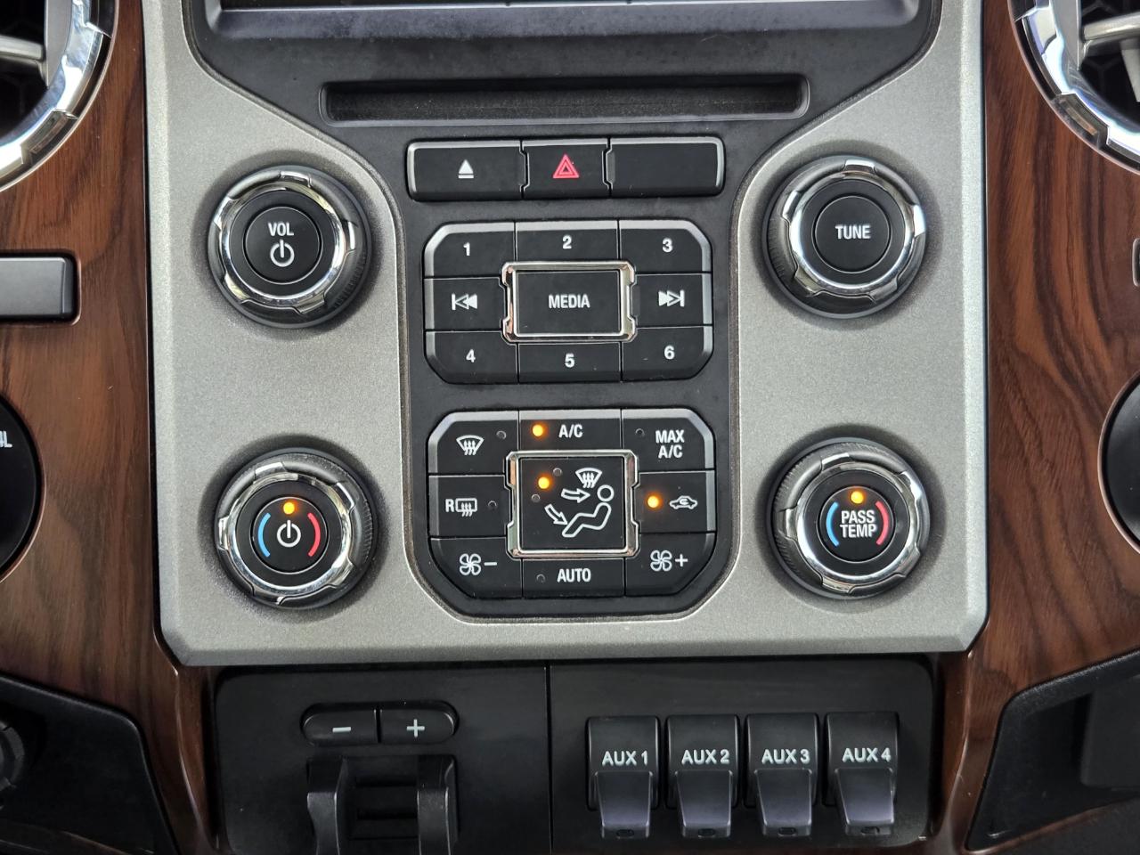 Ford Super Duty F-350 DRW  2013