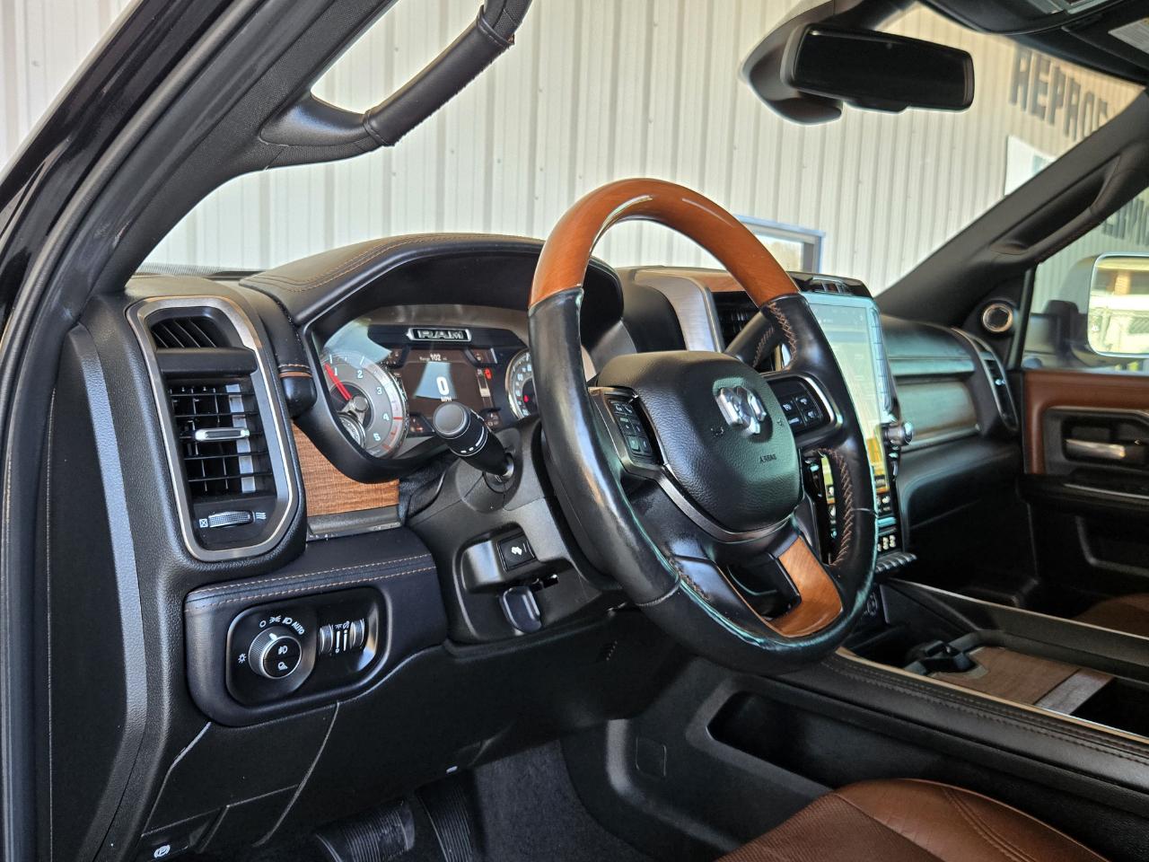 RAM 3500 Laramie Longhorn Crew Cab 4WD 2019