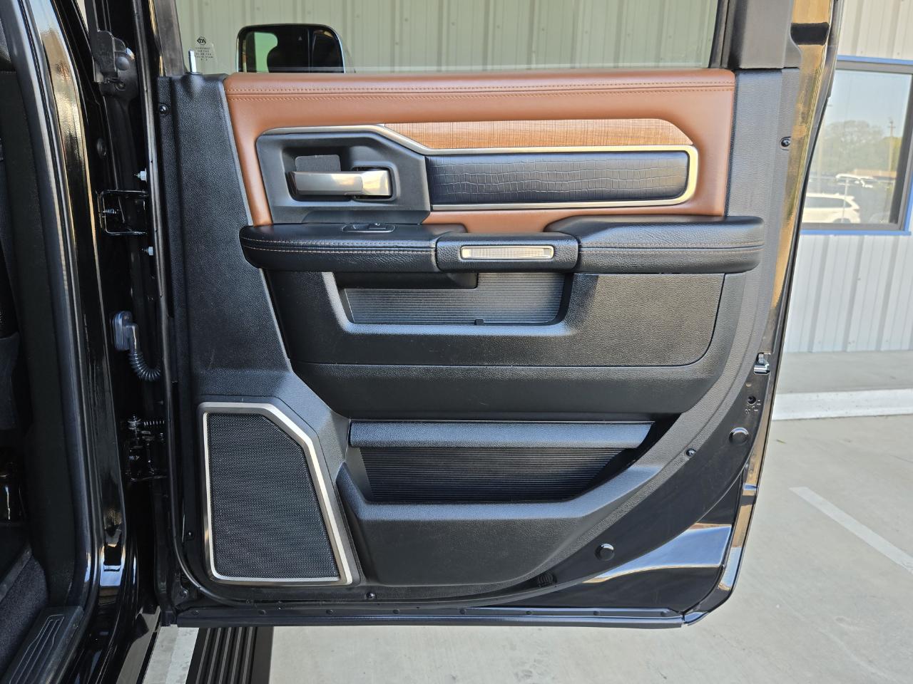 RAM 3500 Laramie Longhorn Crew Cab 4WD 2019