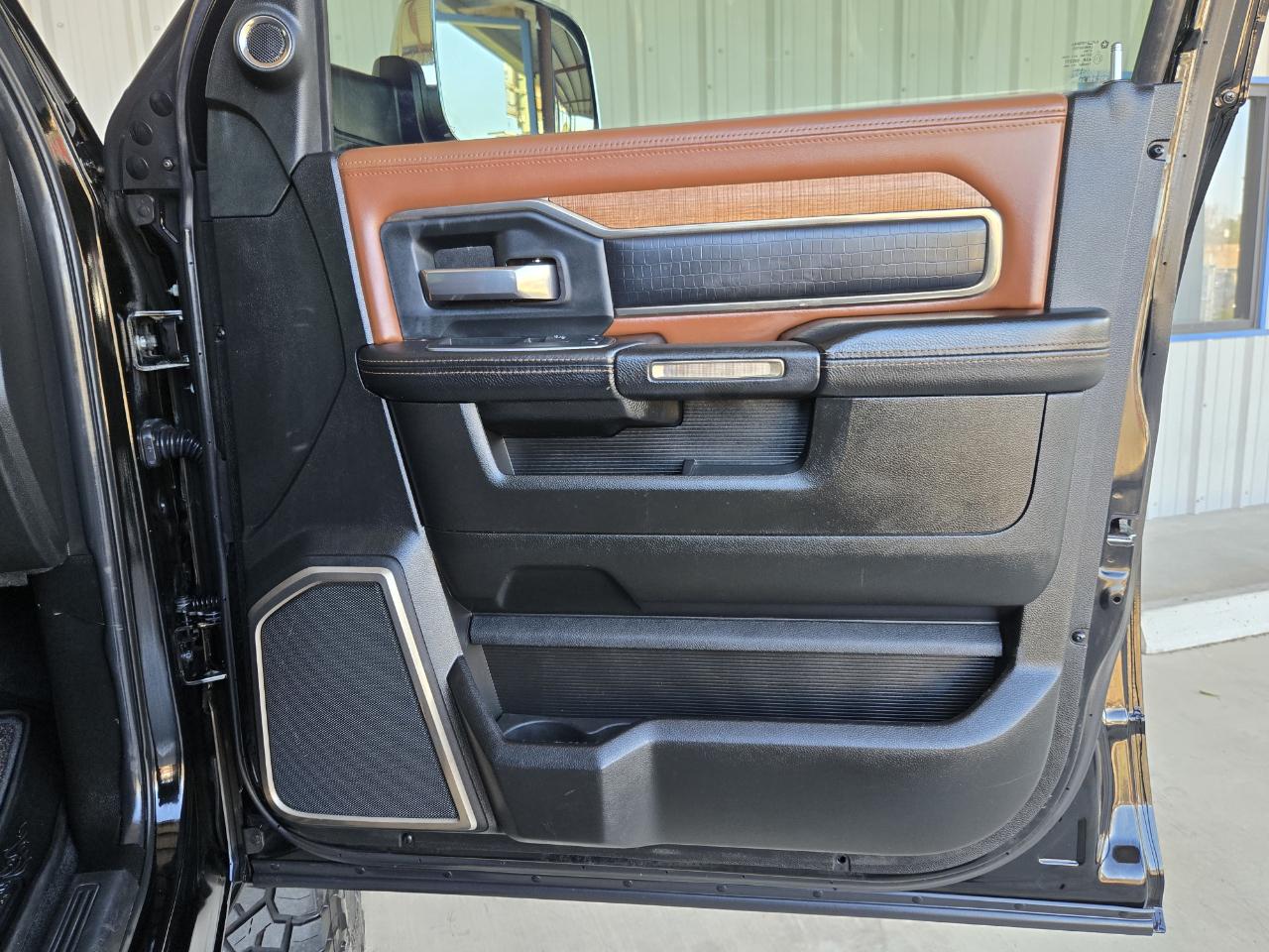 RAM 3500 Laramie Longhorn Crew Cab 4WD 2019