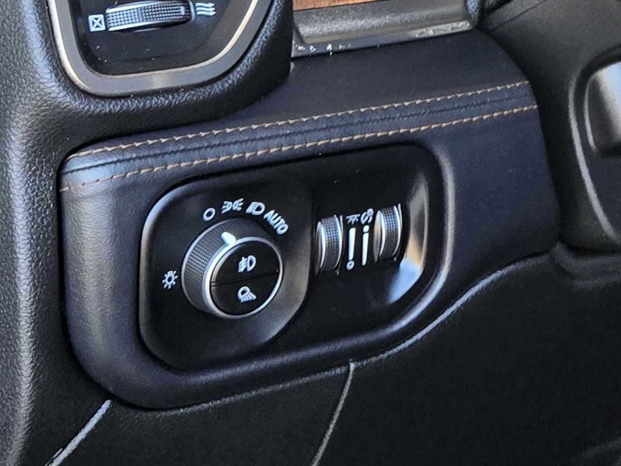 RAM 3500 Laramie Longhorn Crew Cab 4WD 2019