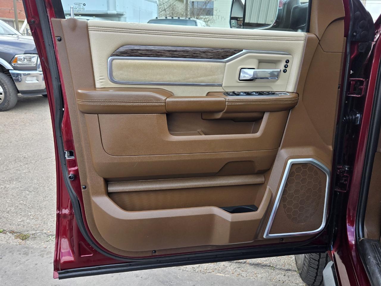 RAM 3500 Laramie Crew Cab 4WD 2021