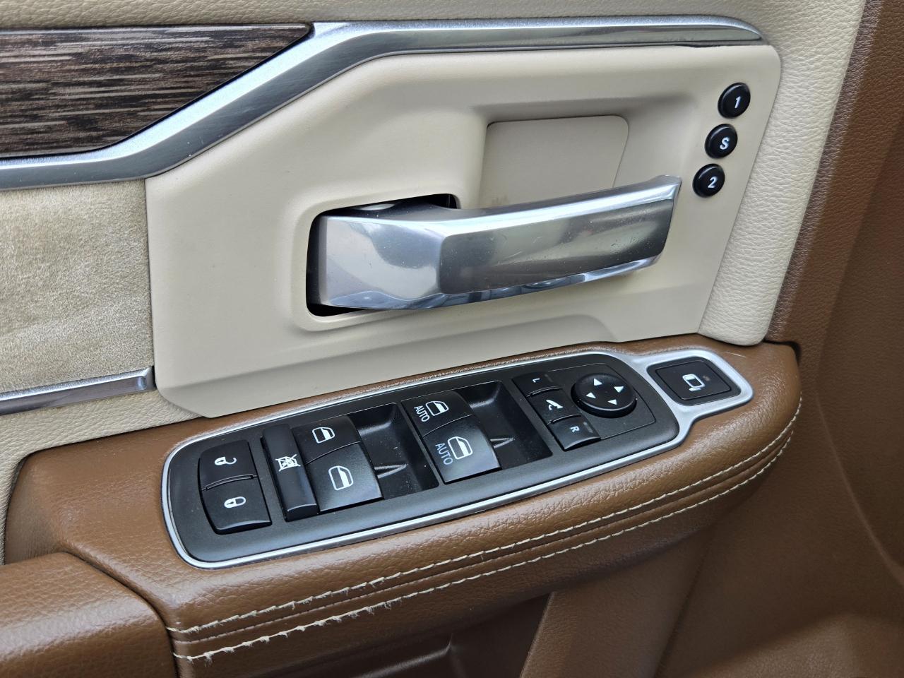 RAM 3500 Laramie Crew Cab 4WD 2021