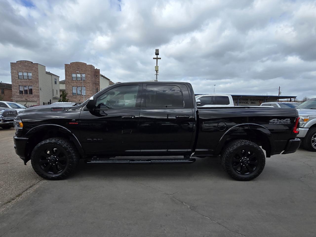 RAM 2500 Laramie Crew Cab 4WD 2020