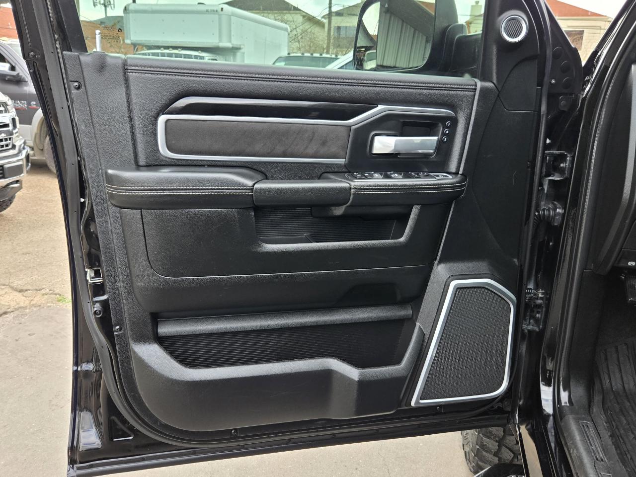 RAM 2500 Laramie Crew Cab 4WD 2020